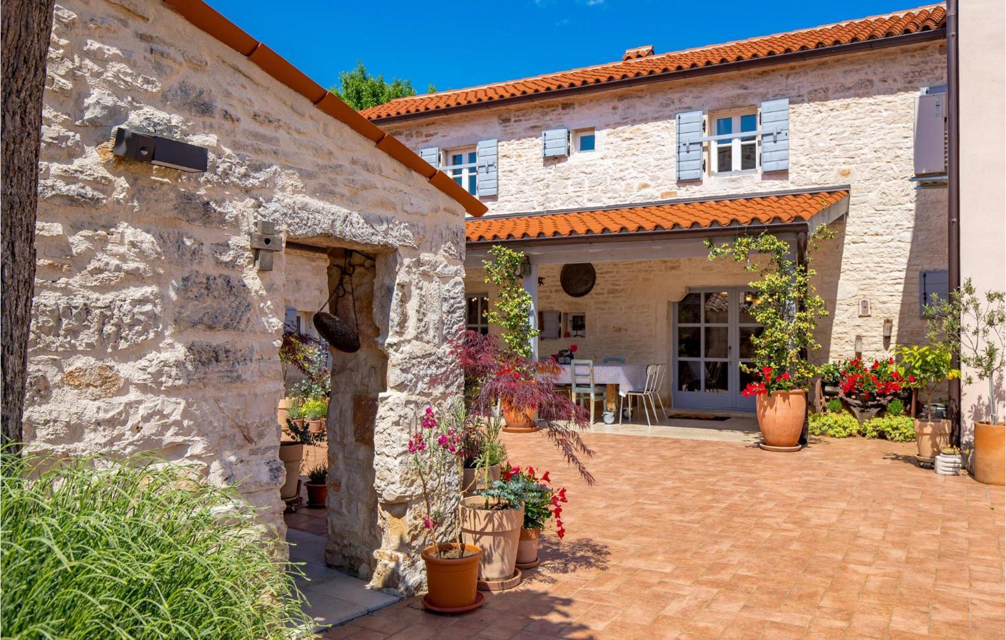 Amazing Home In Foli With Kitchen Exterior photo